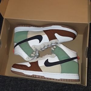 Wmns Nike Dunk High LX 'Toasty' Size 9 W/ 7.5 M- DN9909 100